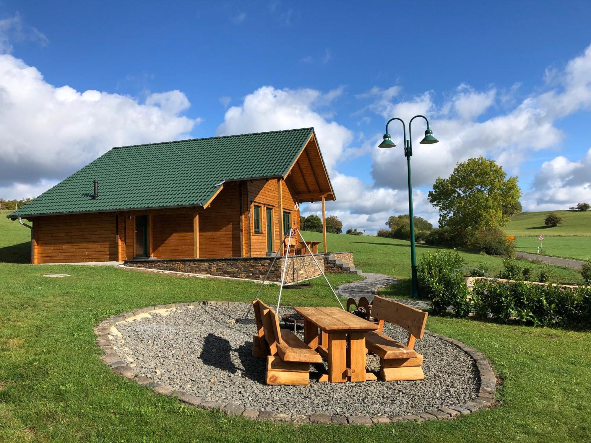 Holzhaus Onkel Fritz Mit Sauna Und Whirlwanne Esch  Exteriér fotografie