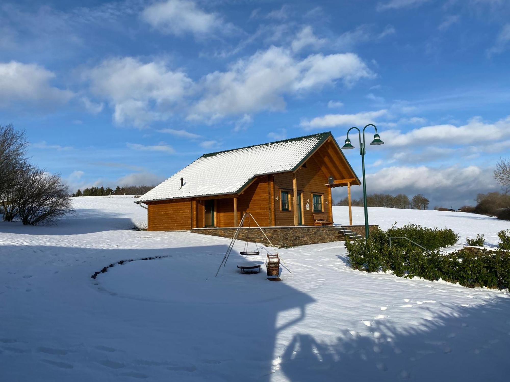 Holzhaus Onkel Fritz Mit Sauna Und Whirlwanne Esch  Exteriér fotografie