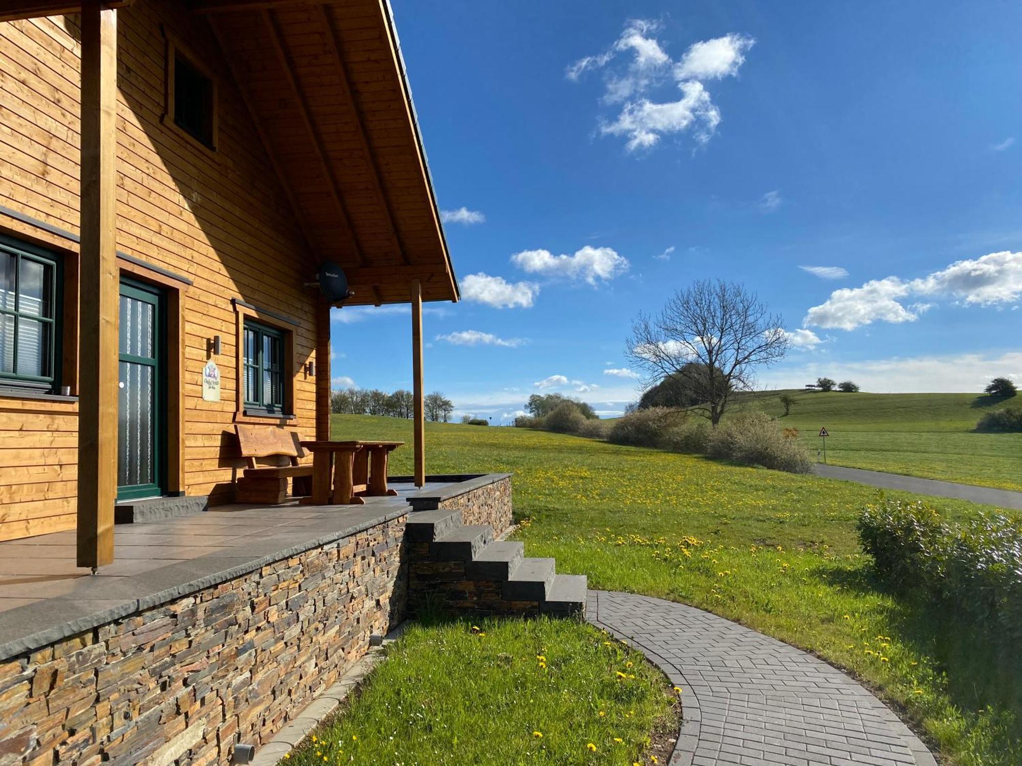 Holzhaus Onkel Fritz Mit Sauna Und Whirlwanne Esch  Exteriér fotografie